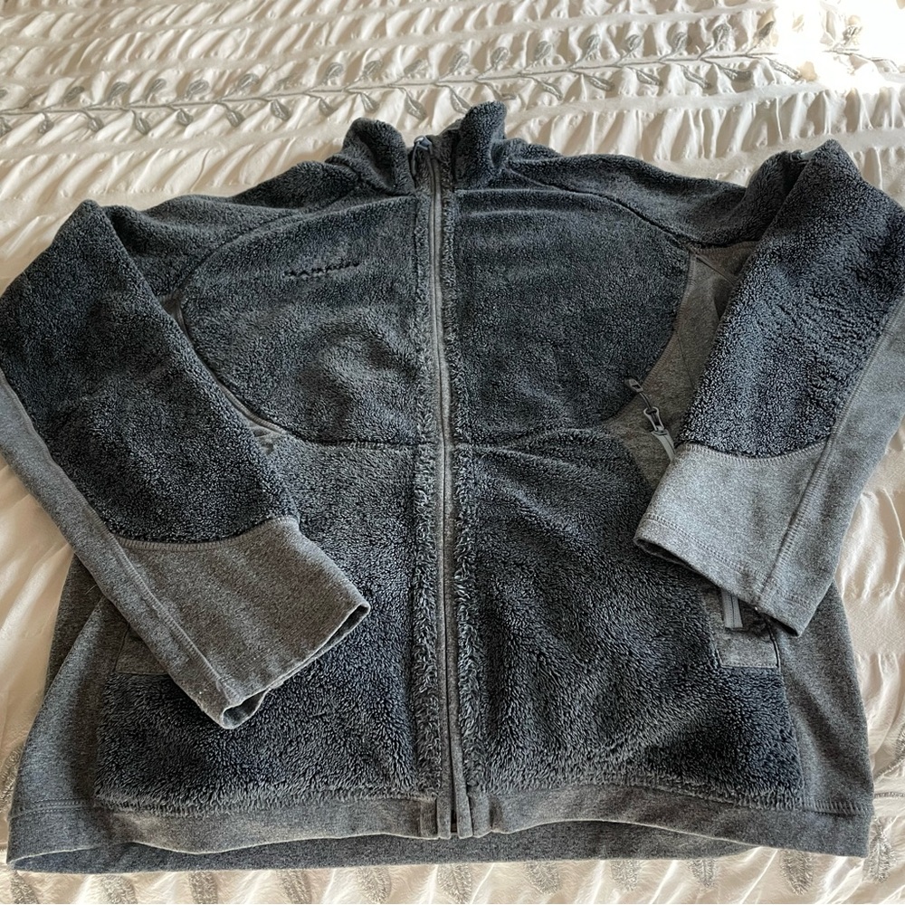 Mammut Lightweight Jacket - Super Soft and in Excellent condition!!! - Picture 3 of 11